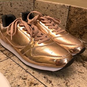 Venus Metallic Gold sneakers Unique and shiny! Size 10 never worn-Saints/LSU,etc